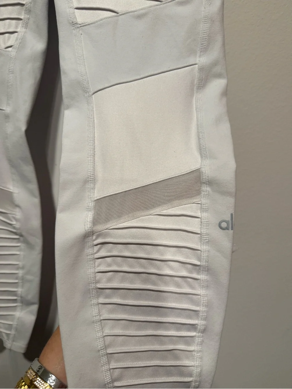 ALO Yoga White Ribbed Moto-Style Leggings size Large